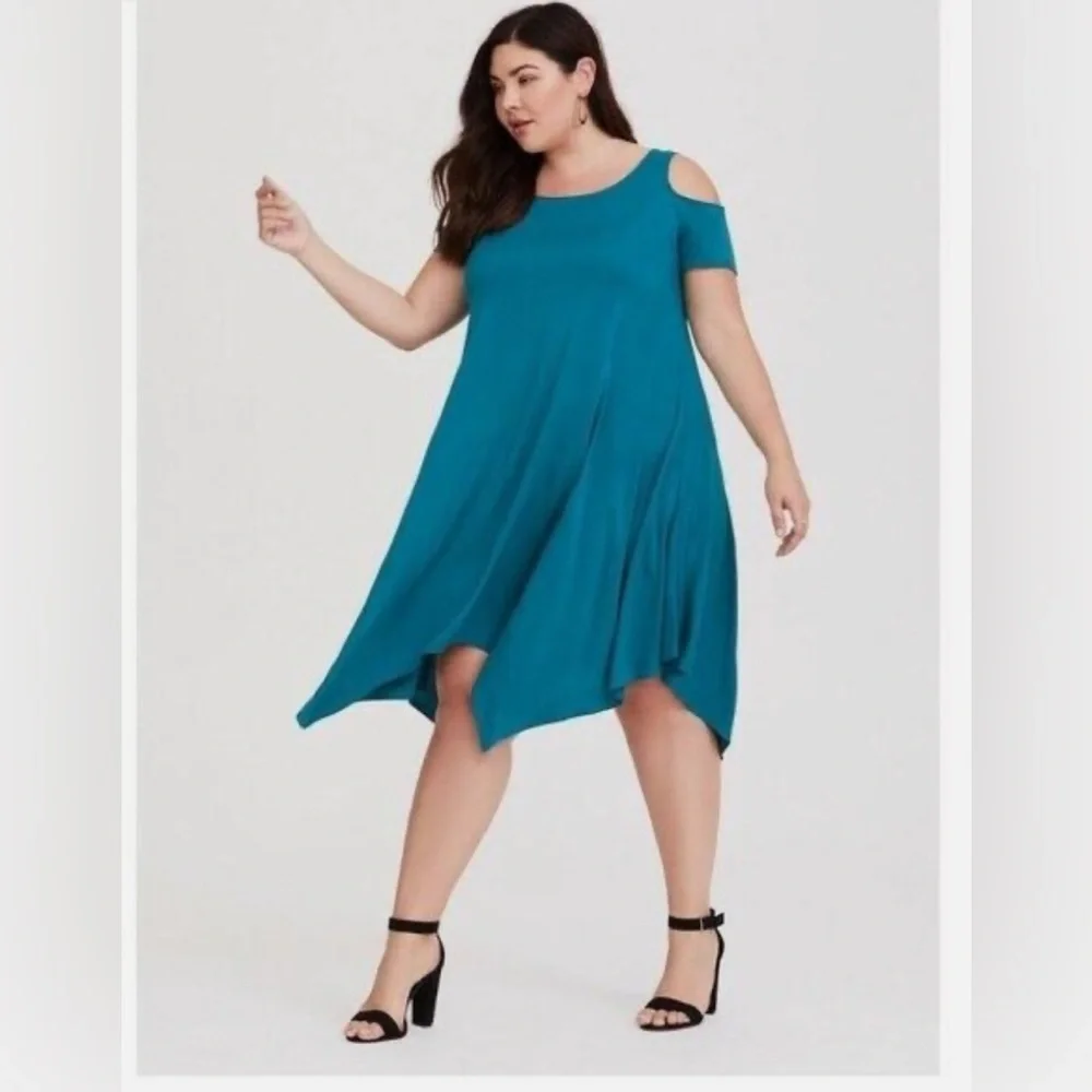 Torrid Mini Challis Turquoise Cold Shoulder Handkerchief Hem Dress, Size 1x - Picture 2 of 10